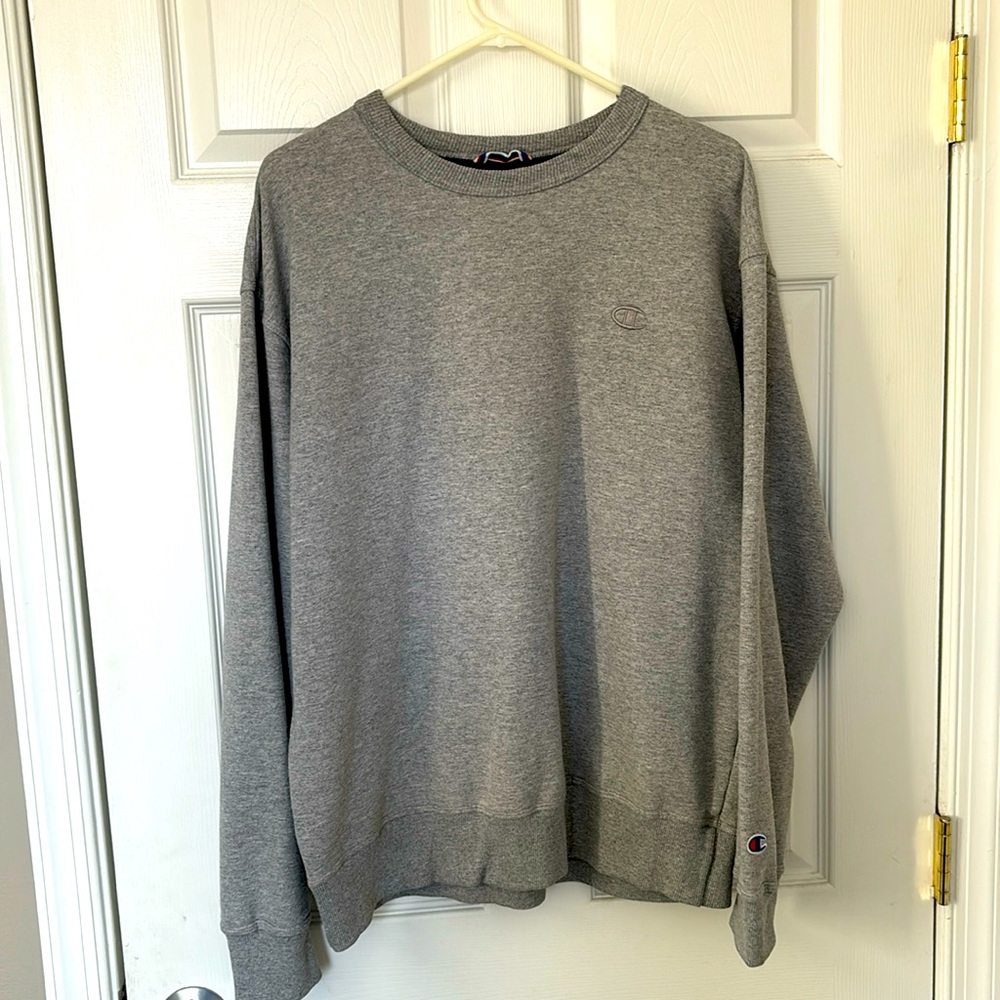 Champion CrewNeck Size Large